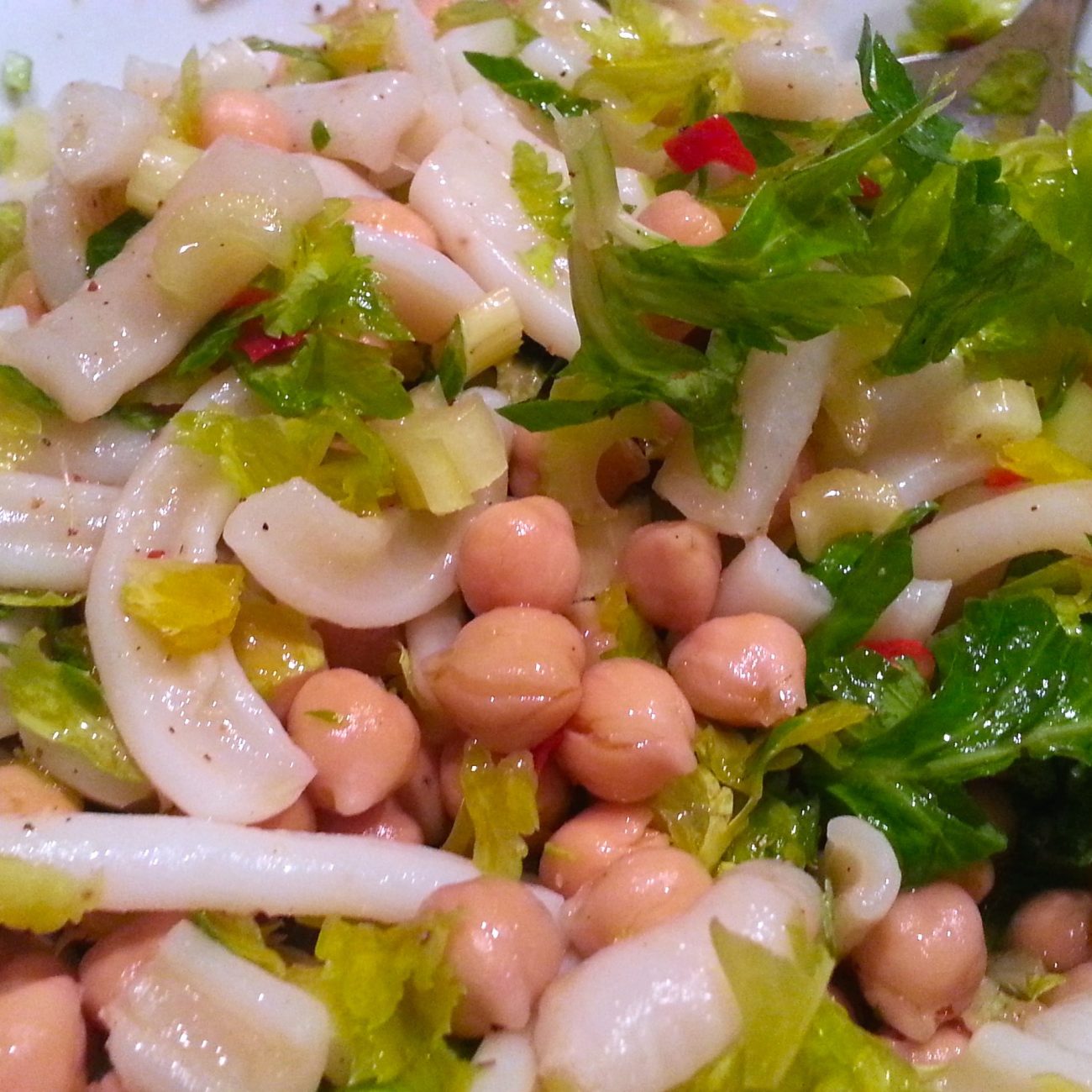 Insalata di ceci e calamari