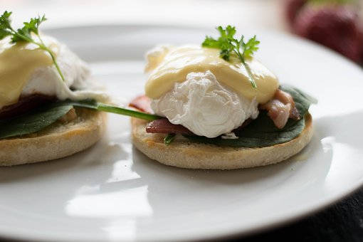 Come fare le uova alla Benedict