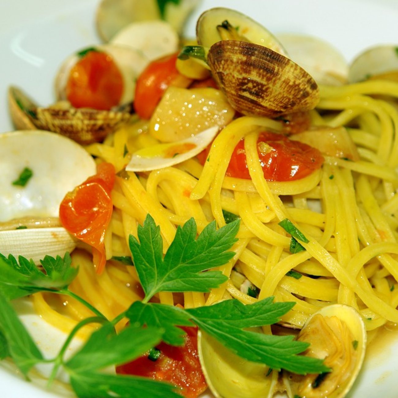 Spaghetti alle vongole con purea di ceci