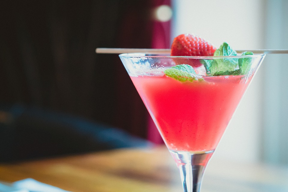 APERITIVO ANALCOLICO ALLA FRAGOLA